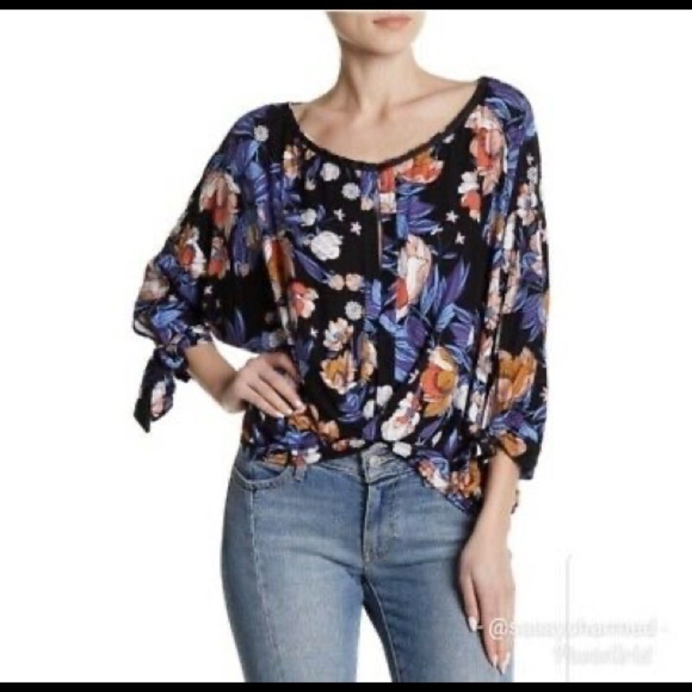 Free people keepin on button front crop top XS